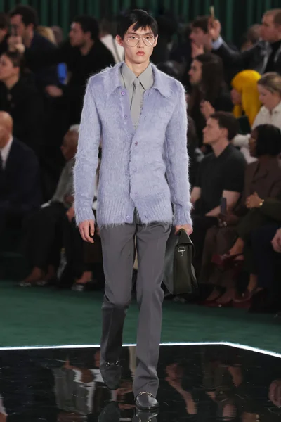 Look 19